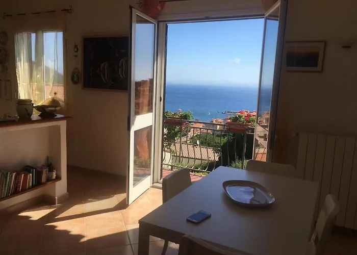 Panoramica Del Porticciolo Rio Marina